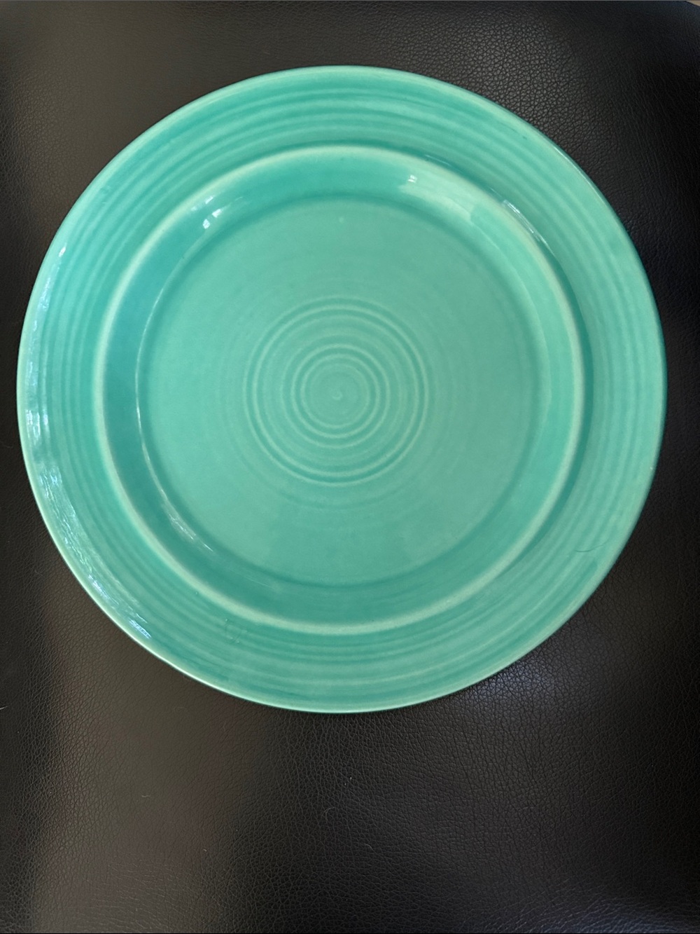 METLOX COLORSTAX Glazed Ceramic Dinner Plate in Aqua- no chips or cracks!!
